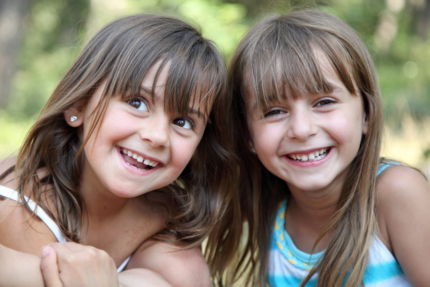 Read more about the article Should Your Child Go to Sleepaway Camp with a Friend